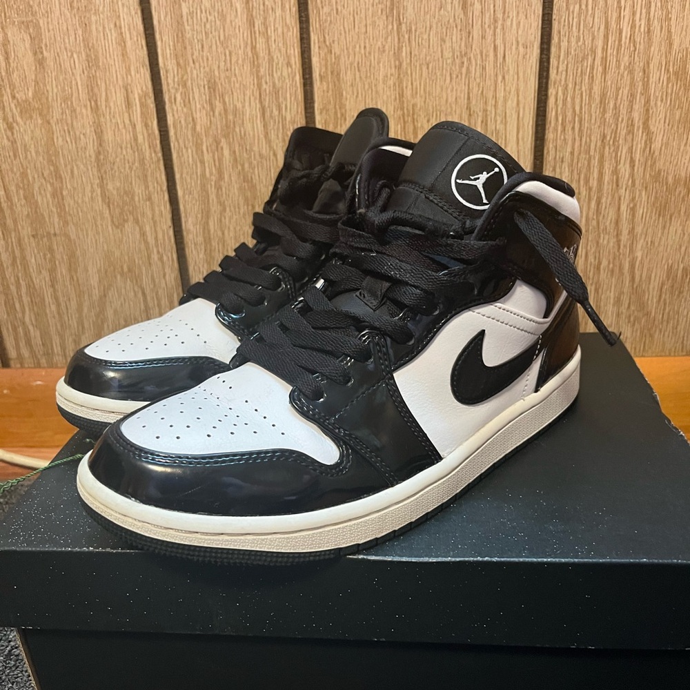 Air Jordan 1- Mid-Black/White